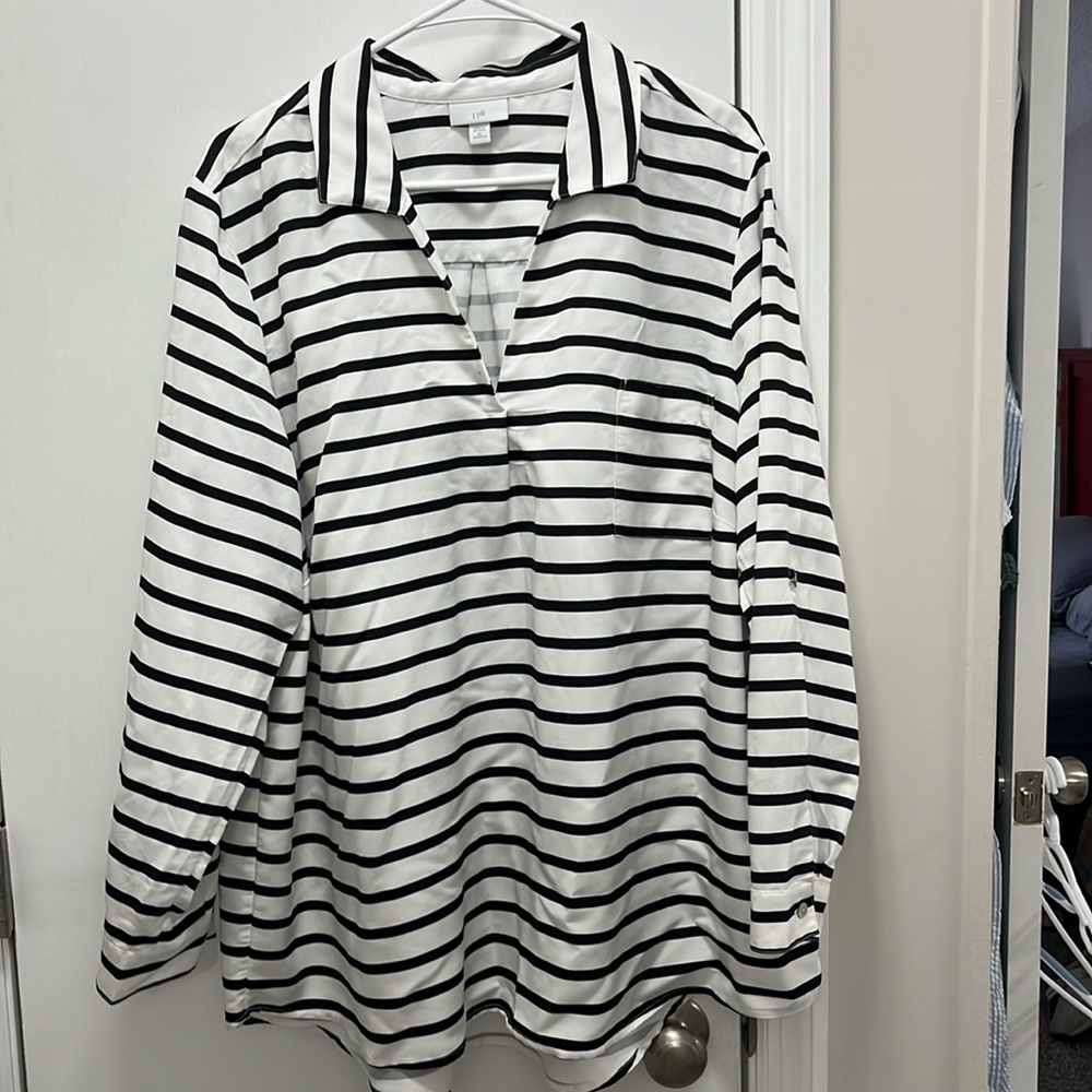 JJill NWOT tunic with roll sleeves